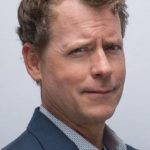 Greg Kinnear