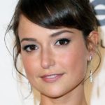 Milana Vayntrub
