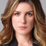Shenae Grimes-Beech